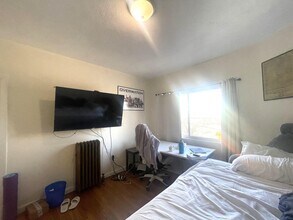 221 Boston Ave, Unit 2 in Medford, MA - Foto de edificio - Building Photo