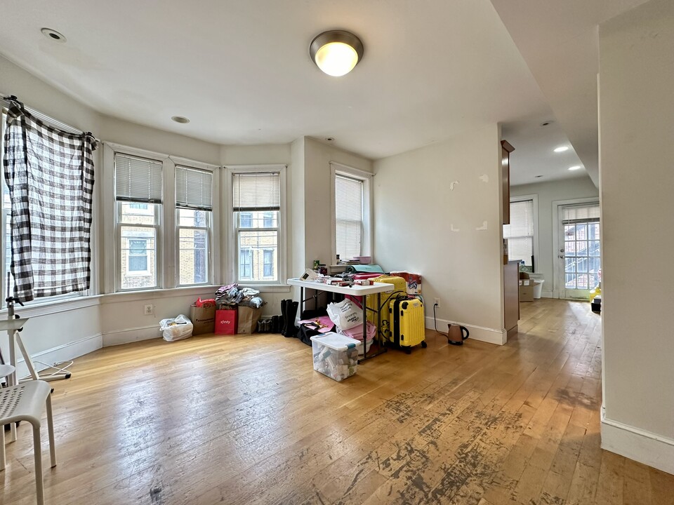 840 Huntington Ave, Unit #1 in Boston, MA - Building Photo