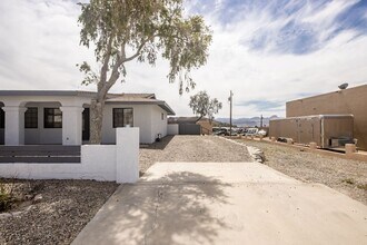 3062 Shoshone Dr in Lake Havasu City, AZ - Building Photo - Building Photo