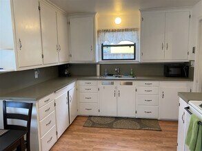 2404 S Eunice St in Port Angeles, WA - Building Photo - Building Photo