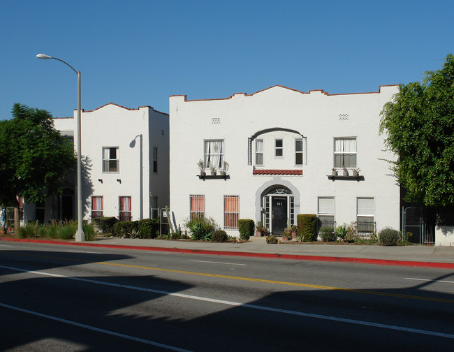 827-835 Silver Lake Blvd in Los Angeles, CA - Building Photo - Building Photo