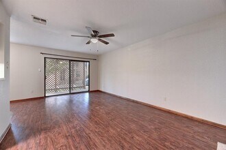 10 Cypress Fairway Village in Wimberley, TX - Building Photo - Building Photo