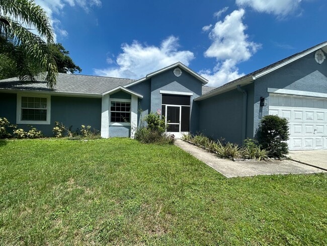 property at 615 7 Gables Cir SE