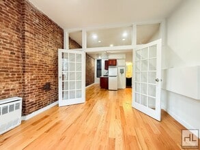 BEDFORD AVENUE / No fee 1-Bed 1-Bath in Prime Crown Heights / 1-Month Free in Brooklyn, NY - Building Photo - Building Photo