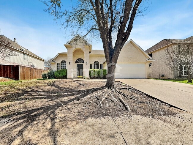 property at 7716 Parkwood Plaza Dr