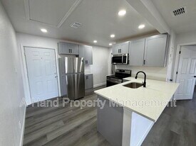 15945 Villa City Rd in Groveland, FL - Building Photo
