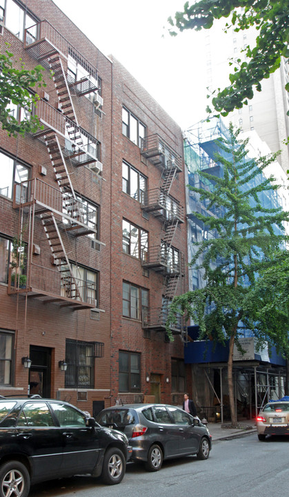 515 E 82nd St in New York, NY - Building Photo