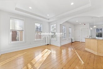 30 Healey St, Unit B in Cambridge, MA - Foto de edificio - Building Photo