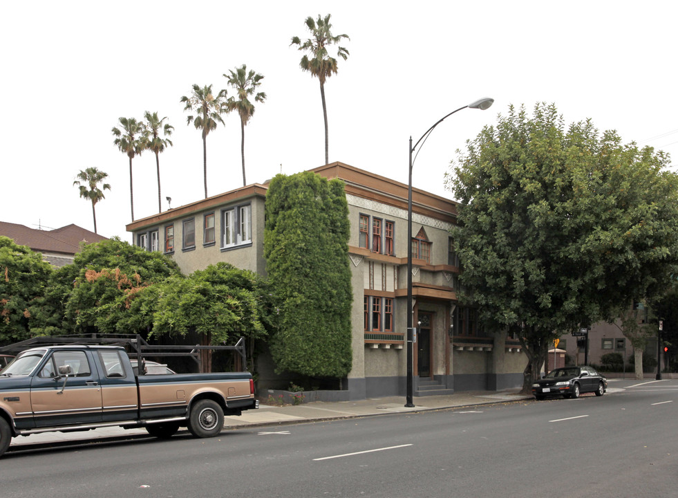 99 E Julian St in San Jose, CA - Foto de edificio