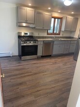 33 Larch St in East Providence, RI - Building Photo - Building Photo