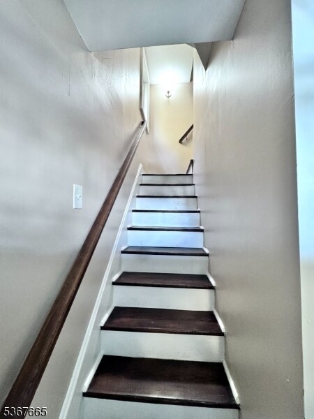 615 Grier Ave in Elizabeth, NJ - Building Photo