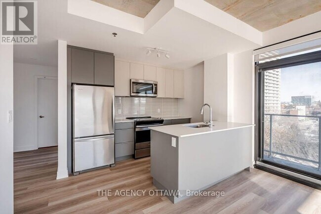 1366-1366 Carling Ave in Ottawa, ON - Building Photo - Building Photo
