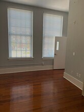 1090 10th St N, Unit 5 in St. Petersburg, FL - Foto de edificio - Building Photo