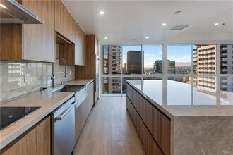 10750 Wilshire Blvd in Los Angeles, CA - Building Photo - Building Photo