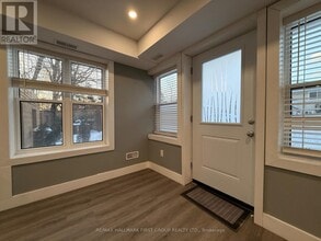 33 Lincoln St in Ajax, ON - Building Photo - Building Photo