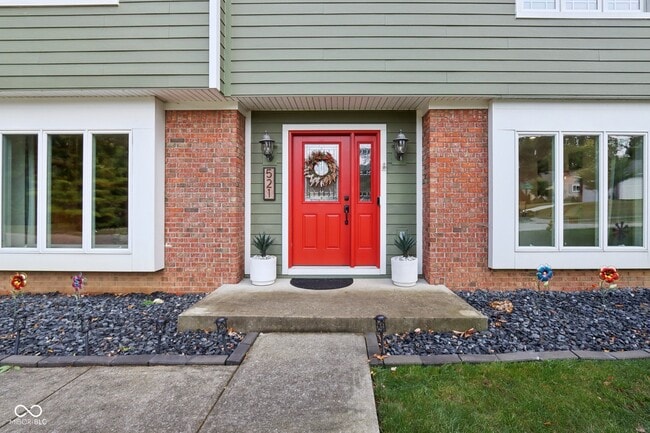 521 Thornberry Dr in Carmel, IN - Building Photo - Building Photo