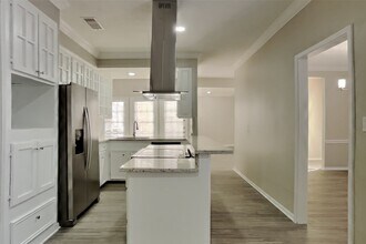 2127 Jamara Ln in Houston, TX - Foto de edificio - Building Photo