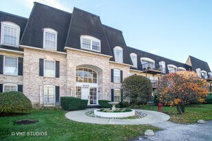 5000 Carriage Way Dr in Rolling Meadows, IL - Building Photo