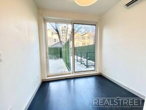 Gorgeous New 3 Bed 1.5 Bath Near Prospect in Brooklyn, NY - Building Photo - Building Photo