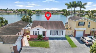 8520 NW 193rd Ln in Hialeah, FL - Building Photo