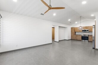 1400 Hibiscus Ave, Unit A in McAllen, TX - Building Photo - Building Photo