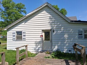501 Lincoln St in Saint David, IL - Foto de edificio - Building Photo