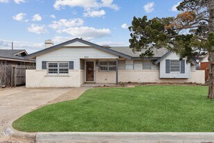 404 Rock Pl in Moore, OK - Building Photo