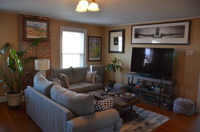 1 Waverly Pl, Unit Penthouse