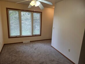 732 Poplar Path in Delafield, WI - Building Photo - Building Photo