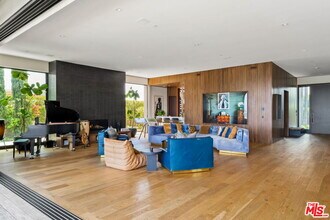 1030 Somera Rd in Los Angeles, CA - Building Photo - Building Photo