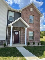 4231 Otter Creek Dr in Amelia, OH - Building Photo