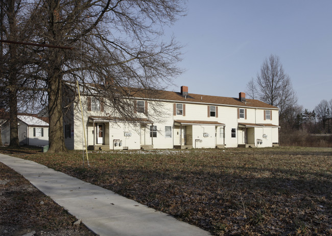 9136 Maple Grove Rd in Windham, OH - Building Photo - Building Photo