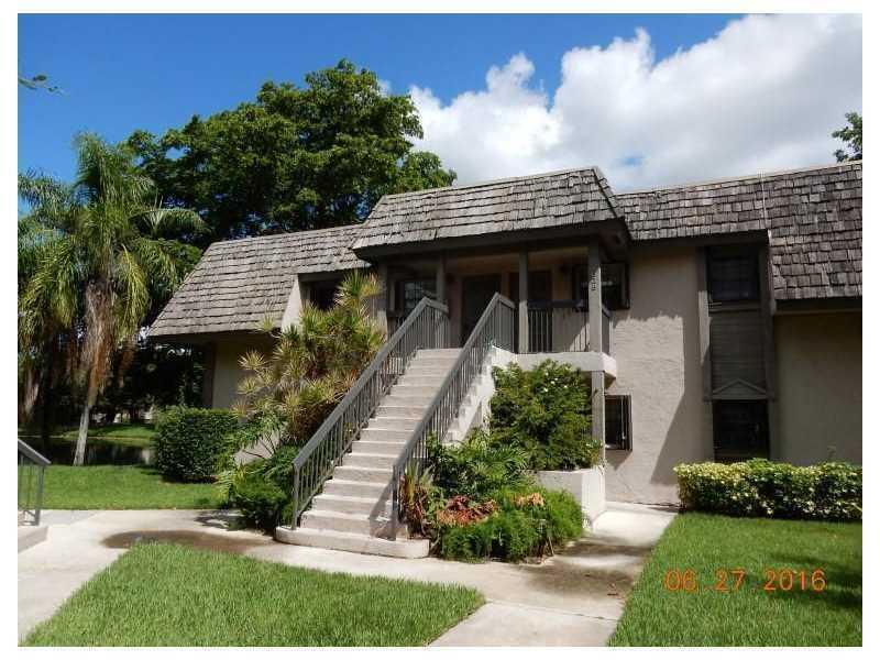 3635 NW 94th Ave in Sunrise, FL - Building Photo