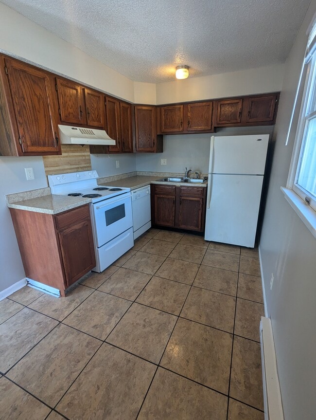 902 N Logan St, Unit 1 in Marion, IL - Building Photo - Building Photo