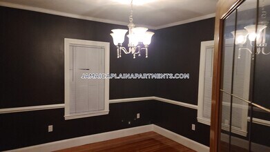 200 Hyde Park Ave-Unit -1 in Boston, MA - Building Photo - Building Photo