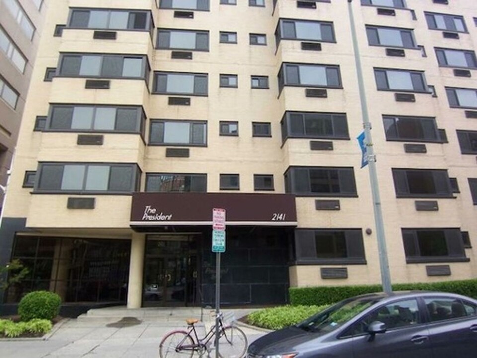 2141 I St NW in Washington, DC - Building Photo