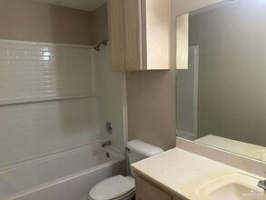 7 Fort Brown Ave in Edinburg, TX - Building Photo - Building Photo