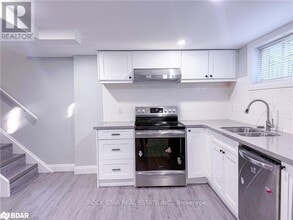 88 Burkholder Dr in Hamilton, ON - Building Photo - Building Photo