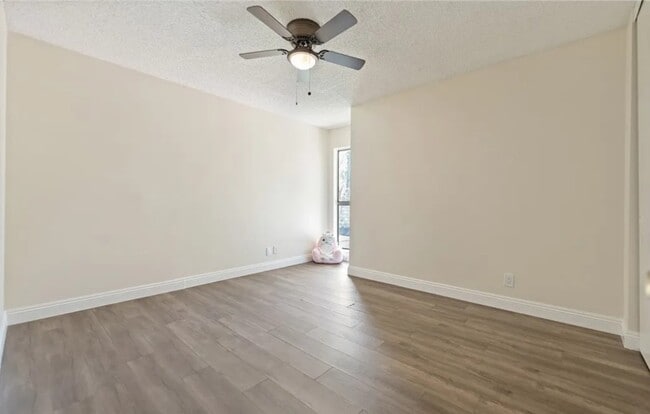 2692 N Berkeley St in Orange, CA - Foto de edificio - Building Photo