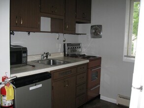 1517 W Main St in Muncie, IN - Foto de edificio - Building Photo