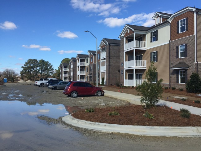 Lochstone in Goldsboro, NC - Building Photo - Building Photo