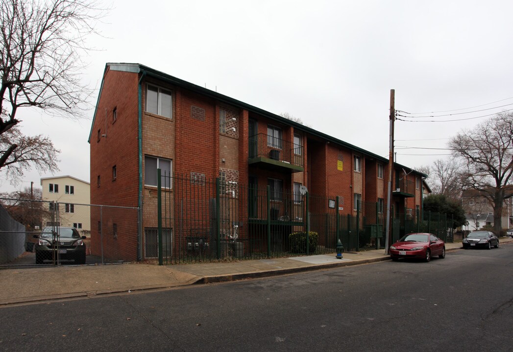 Atkins Garden Apartments in Washington, DC - Foto de edificio