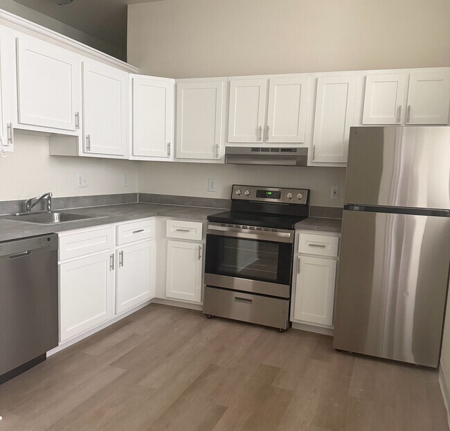 Cross Street Village in Ypsilanti, MI - Building Photo - Building Photo