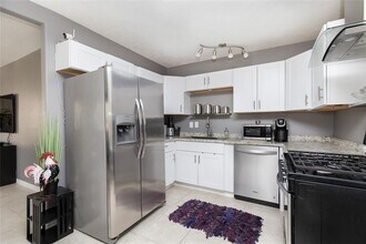 126 Pennsylvania St, Unit A in Houston, TX - Foto de edificio - Building Photo