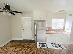 850 S Rosemead Blvd, Unit 1 in Pasadena, CA - Building Photo - Building Photo