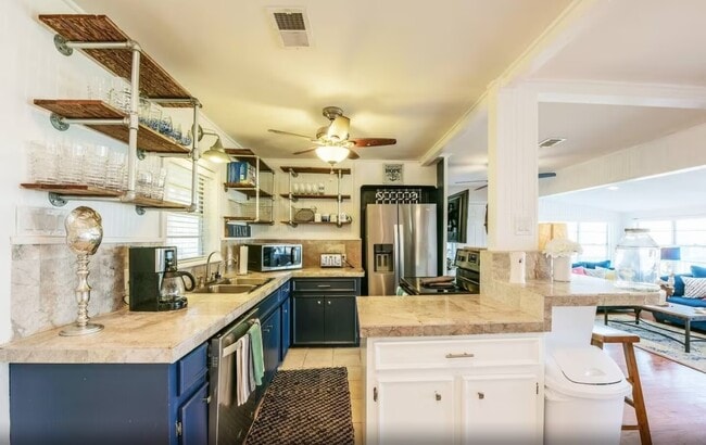 property at 610 Fort Velasco Dr