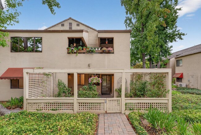 449 Alberto Way in Los Gatos, CA - Building Photo - Building Photo