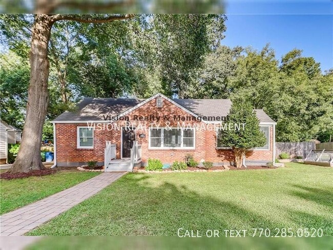 property at 726 Pasley Ave SE