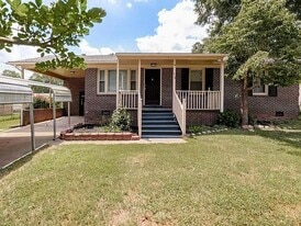 414 Barclay Ave in Gaffney, SC - Building Photo