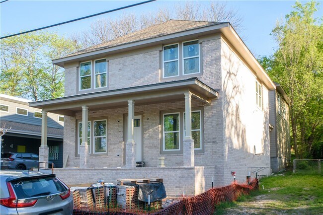 18 E 4th St in Fayetteville, AR - Building Photo - Building Photo